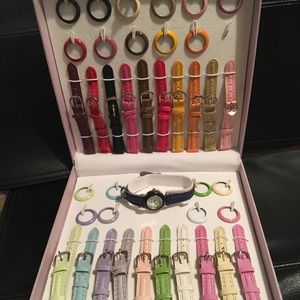 Watch with interchangeable bands